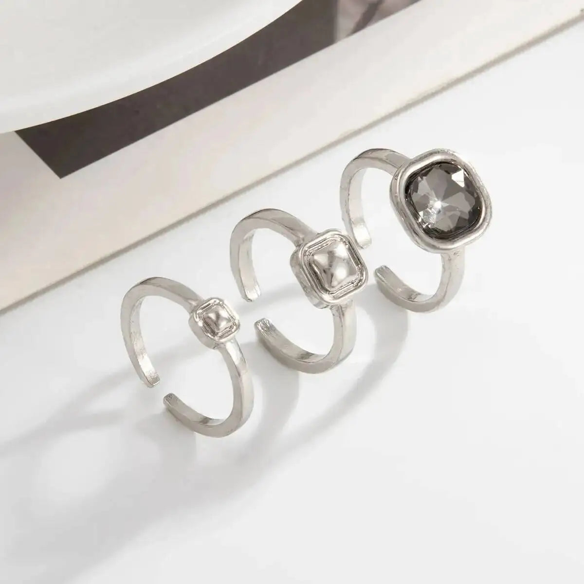 KunJoe 3Pcs/Set Fashion Square Acrylic Rhinestone Open Rings for Women Minimalist Geometry Adjustable Knuckle Ring Party Jewelry